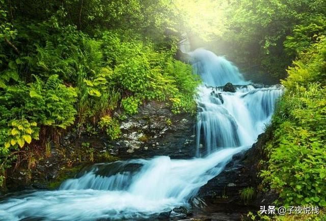 將視頻多合一，想把三個視頻合成一個，該用什么軟件？