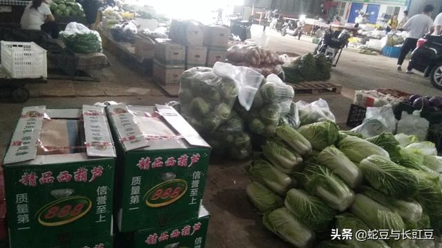 要做賣菜的生意，去哪里弄貨源比較好？