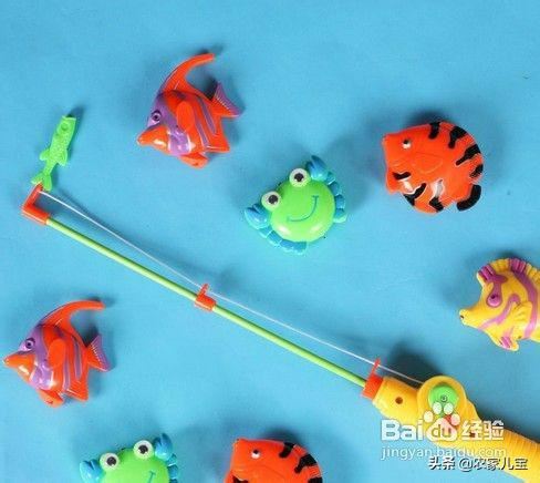 寒假在家想擺個(gè)地?cái)?，賣(mài)什么東西比較好呢，哪里有貨源？