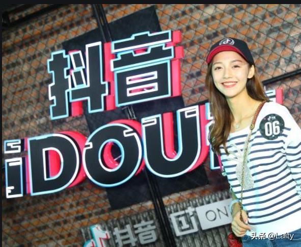 為什么男朋友抖音里看的點贊都是各種美女關注也是,這正常嗎?